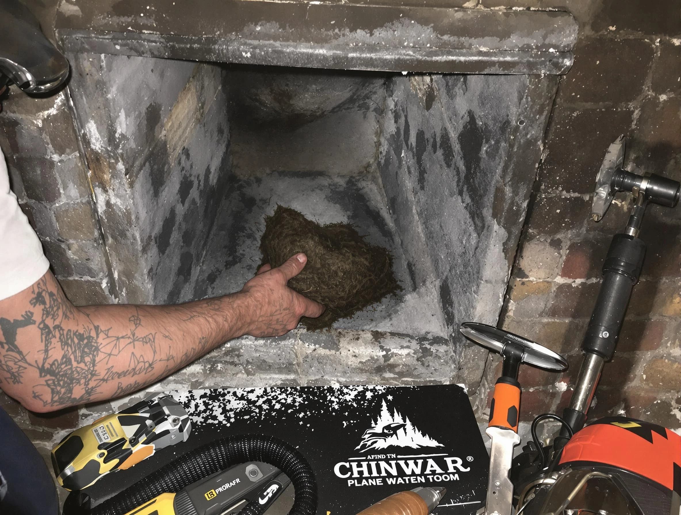 Los Chaves Chimney Sweep safely removing debris and screening chimney in Los Chaves, NM